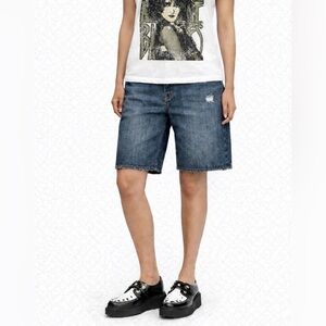 Calvin Klein medium wash, light distress, jorts, jean shorts. W32